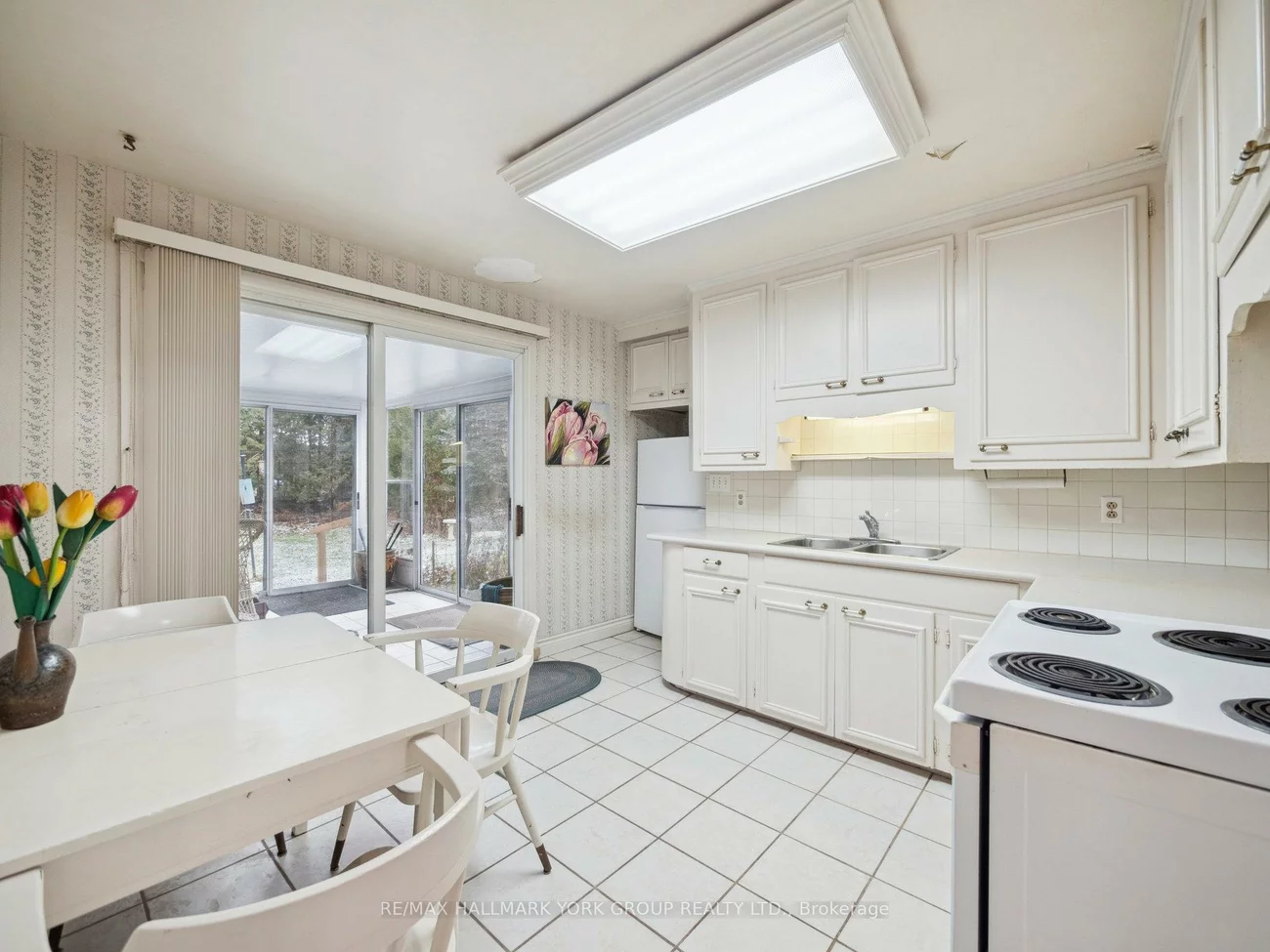 60, Charles, King City, King