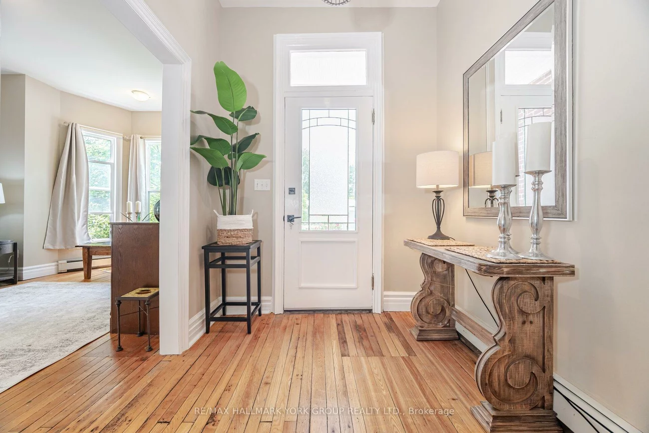 390, Main, Schomberg, King