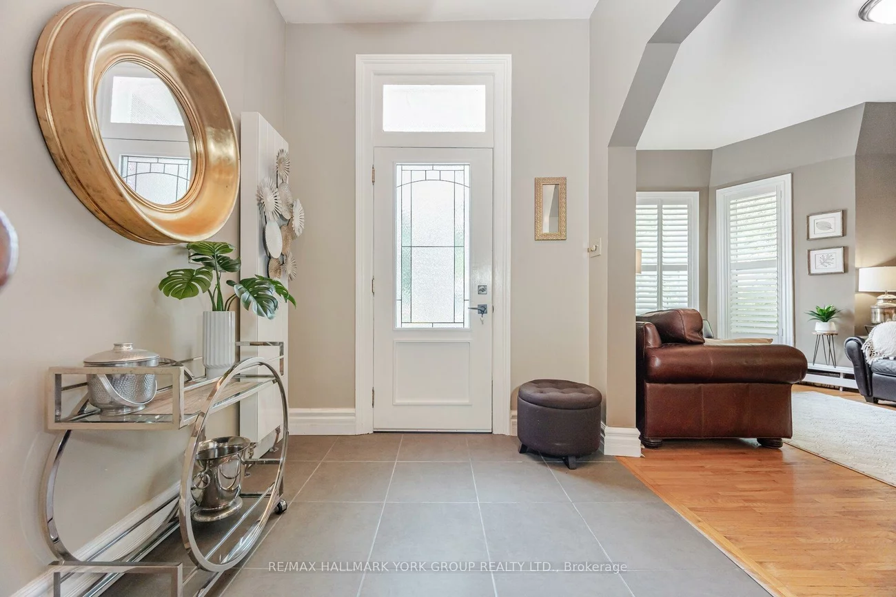 390, Main, Schomberg, King