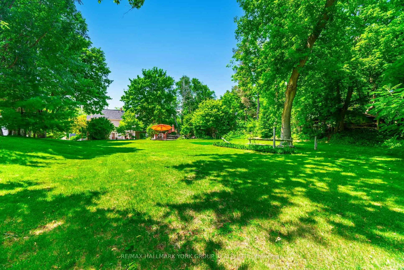 390, Main, Schomberg, King