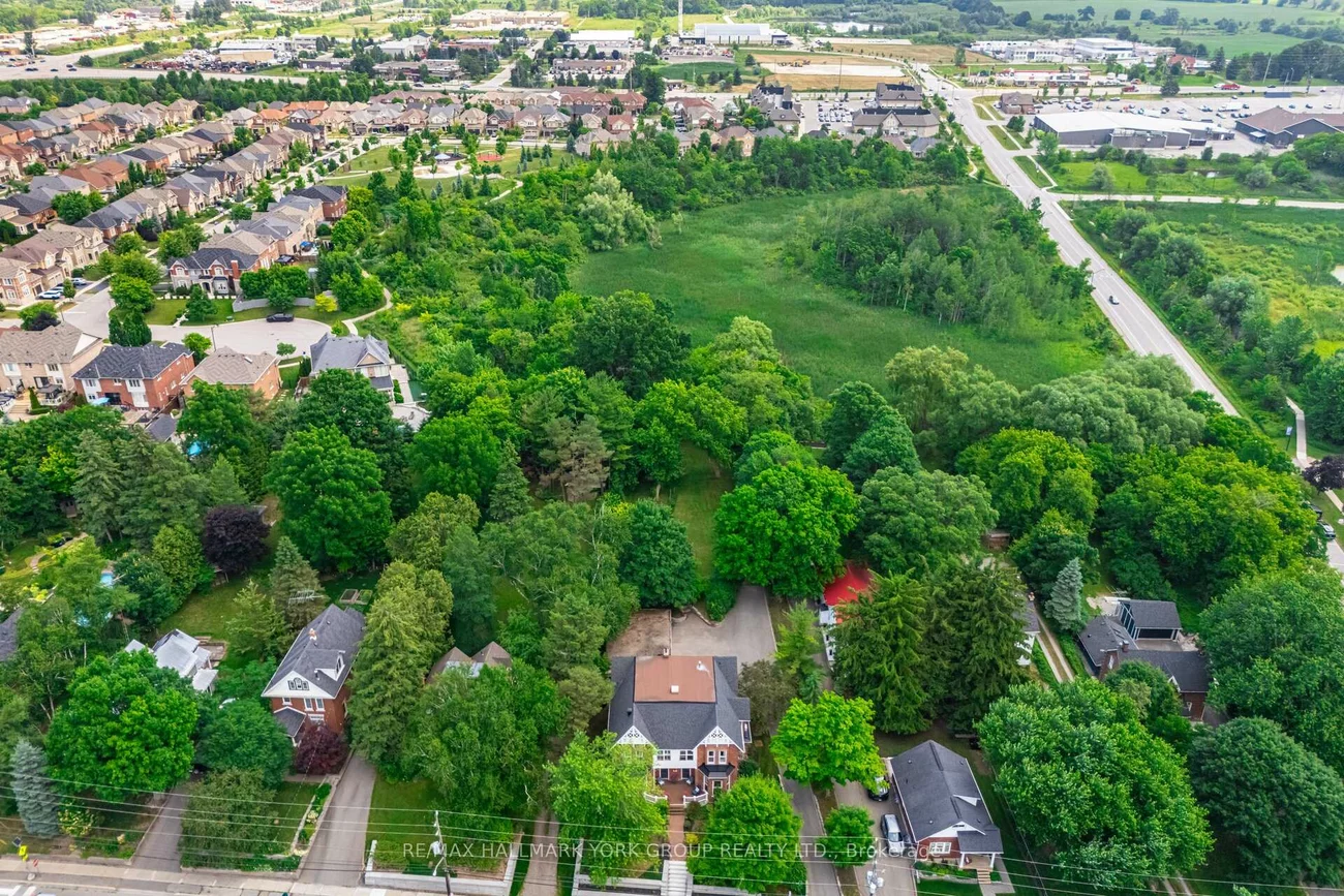 390, Main, Schomberg, King