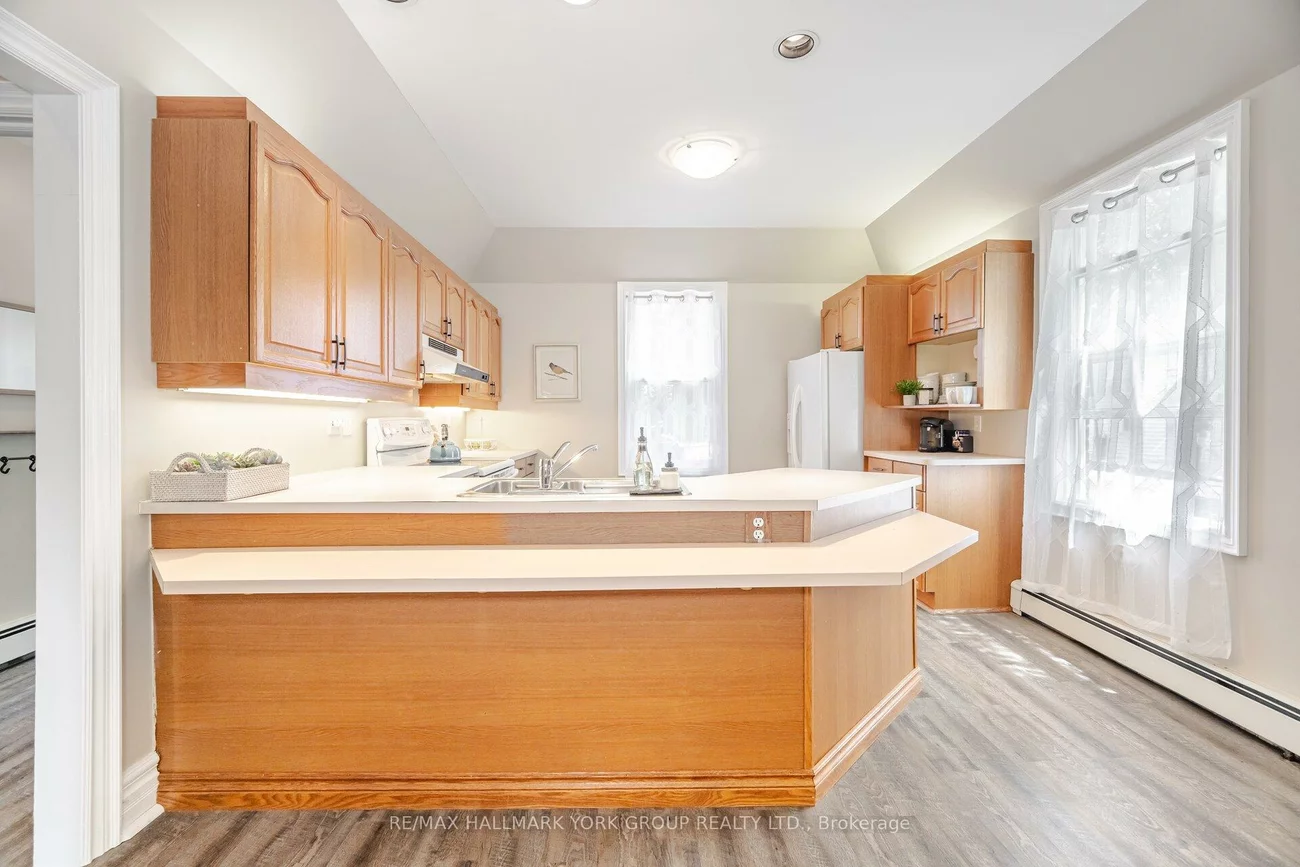 390, Main, Schomberg, King