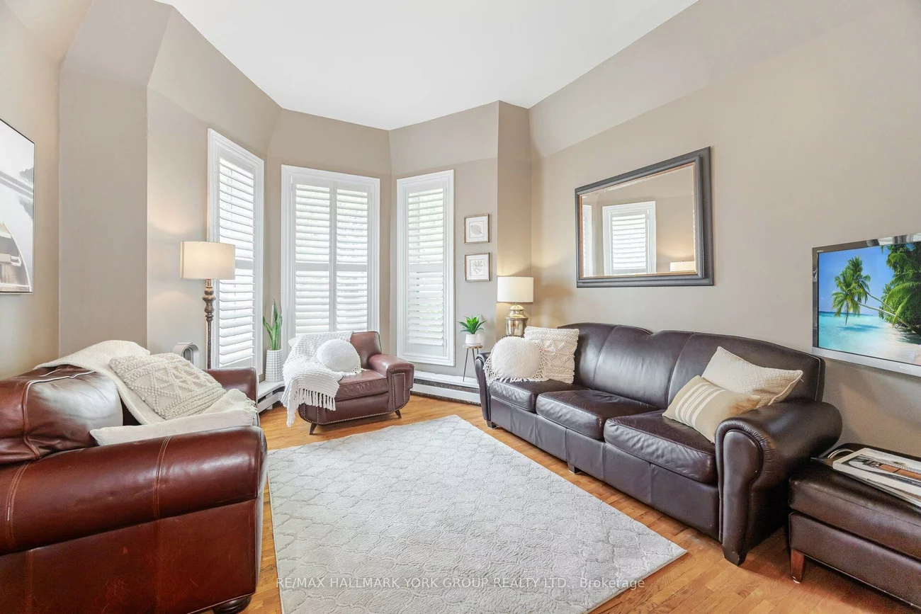 390, Main, Schomberg, King