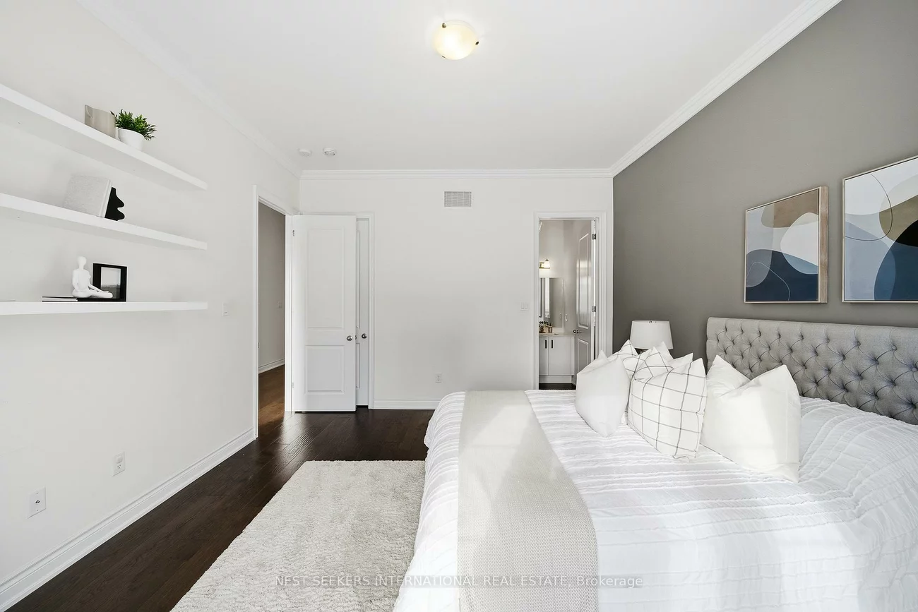 10, Larkin, Nobleton, King