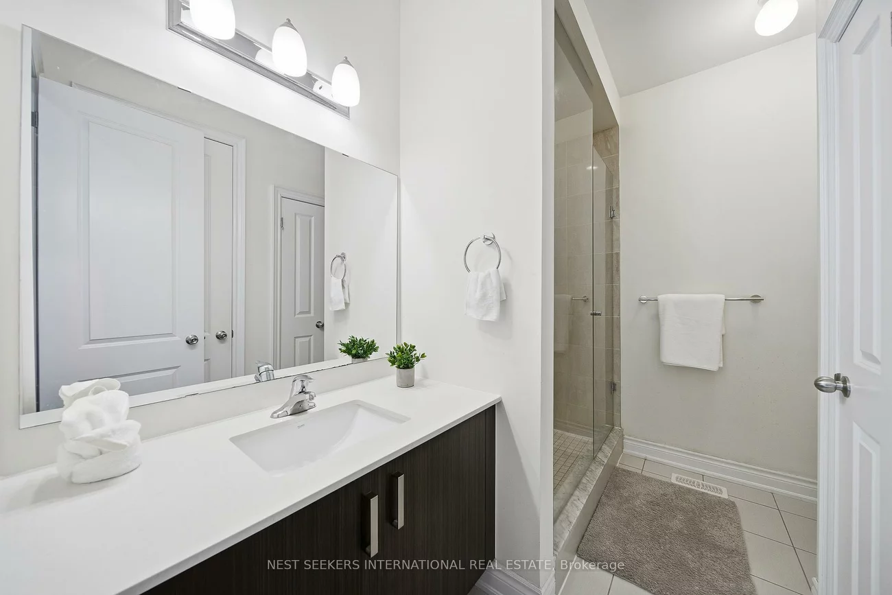 10, Larkin, Nobleton, King