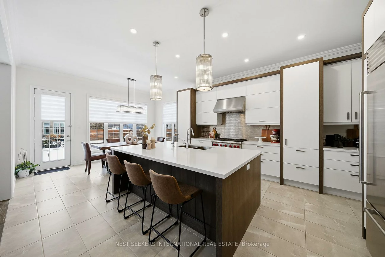 10, Larkin, Nobleton, King