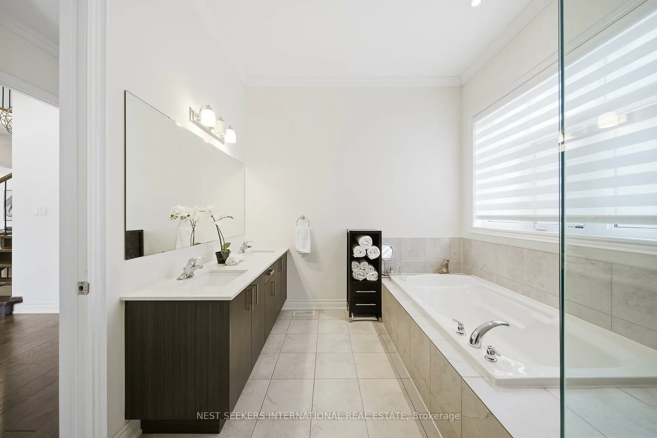 10, Larkin, Nobleton, King