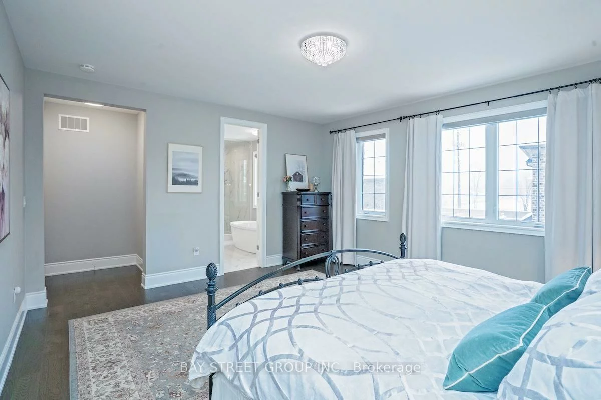 39, Cairns, King City, King