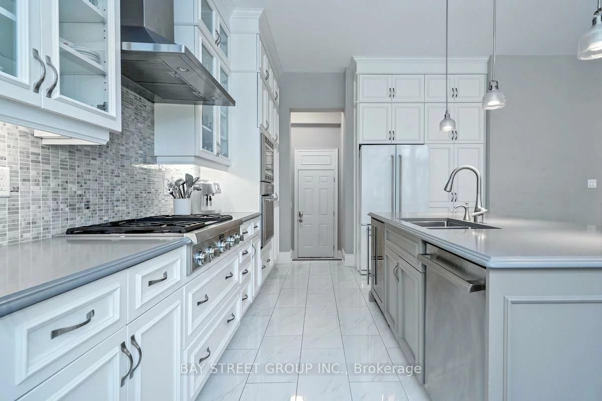 39, Cairns, King City, King