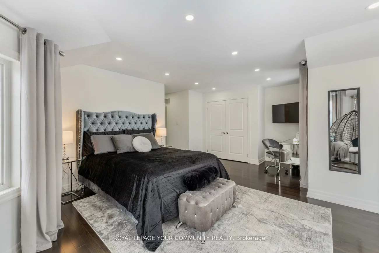 1, Terry View, King City, King