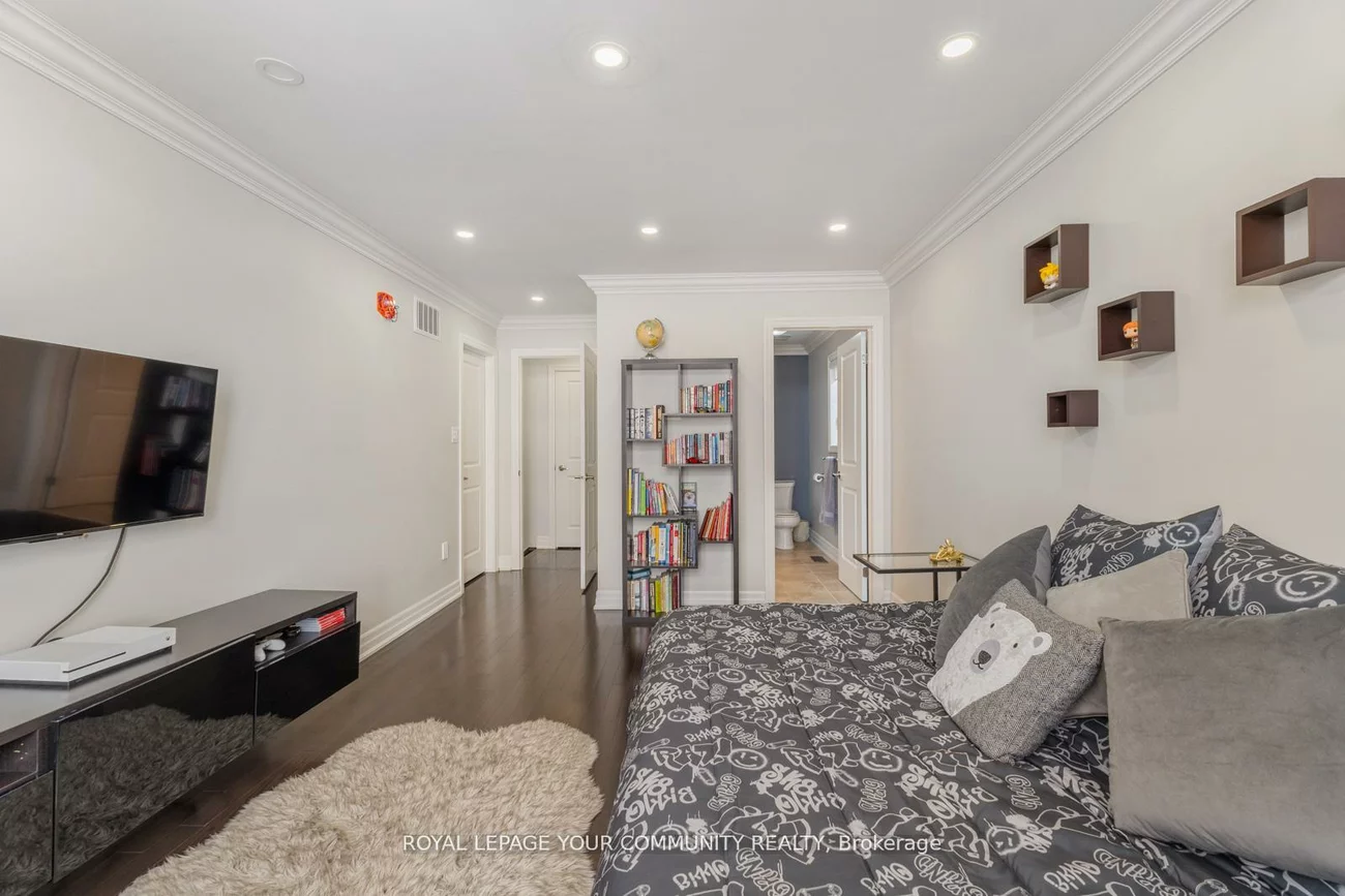 1, Terry View, King City, King