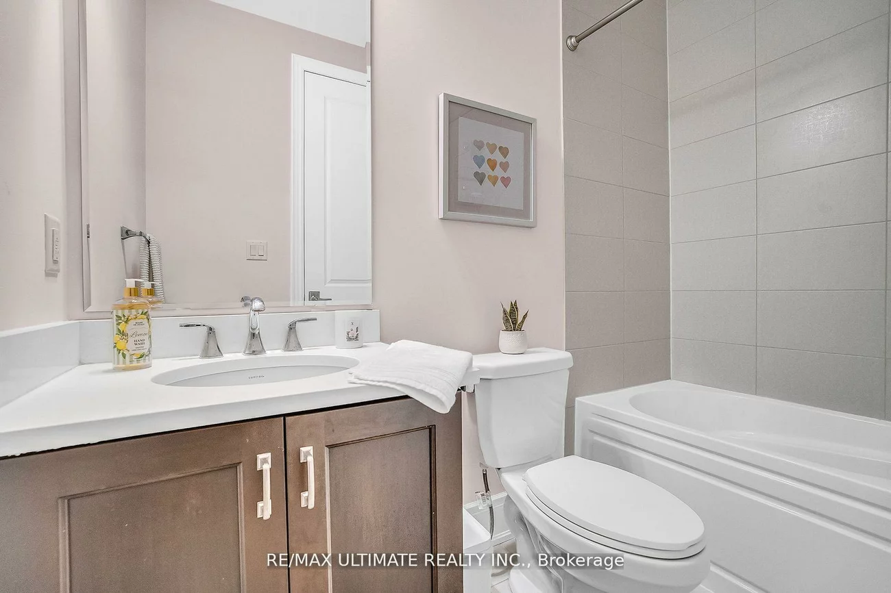 60, Cairns, King City, King