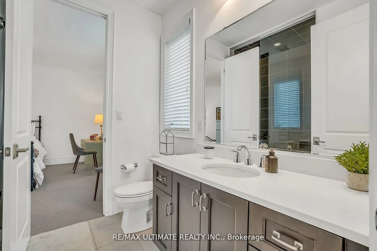 60, Cairns, King City, King