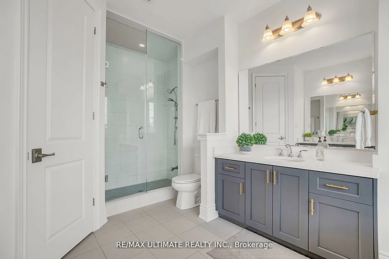 60, Cairns, King City, King