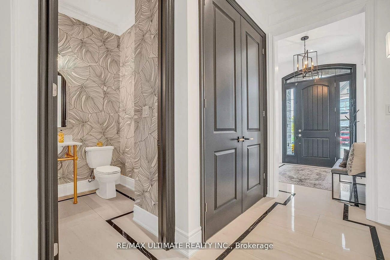 60, Cairns, King City, King