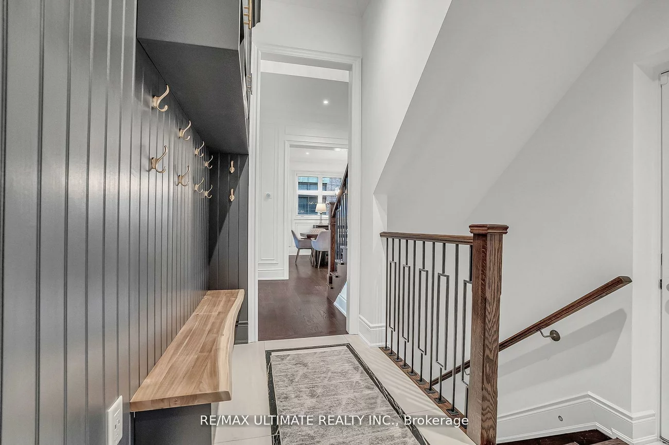 60, Cairns, King City, King