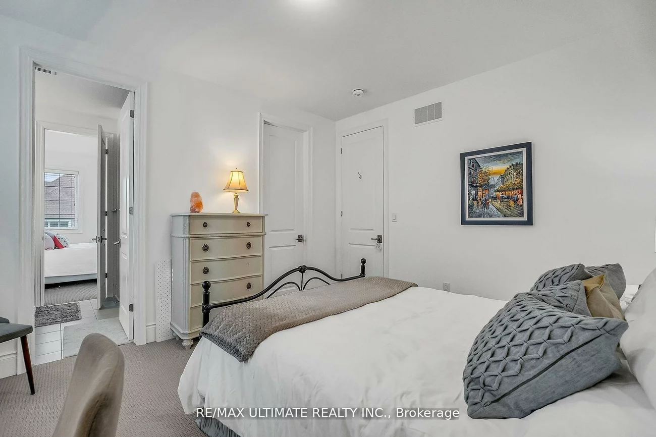 60, Cairns, King City, King