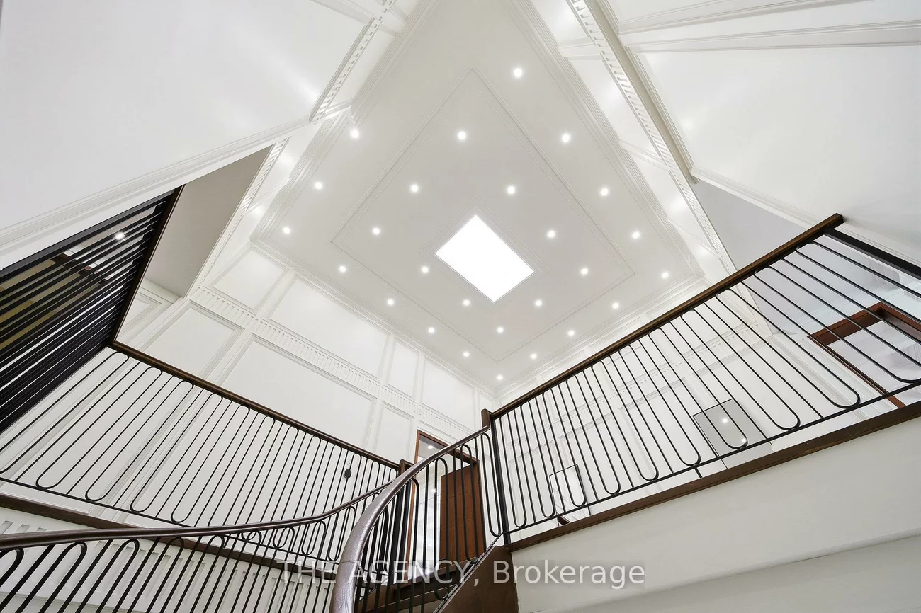 221, Burton Grove, King City, King