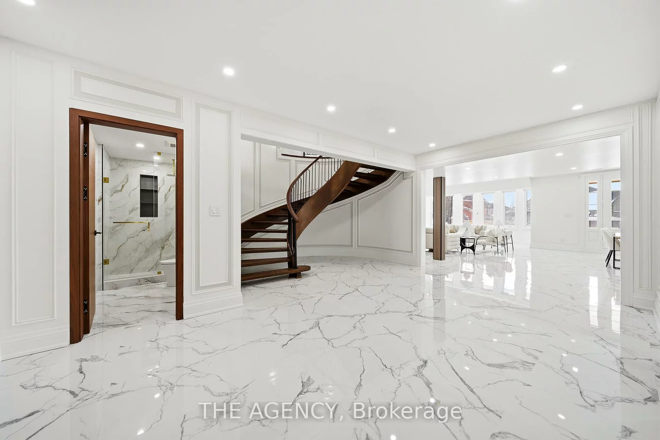 221, Burton Grove, King City, King