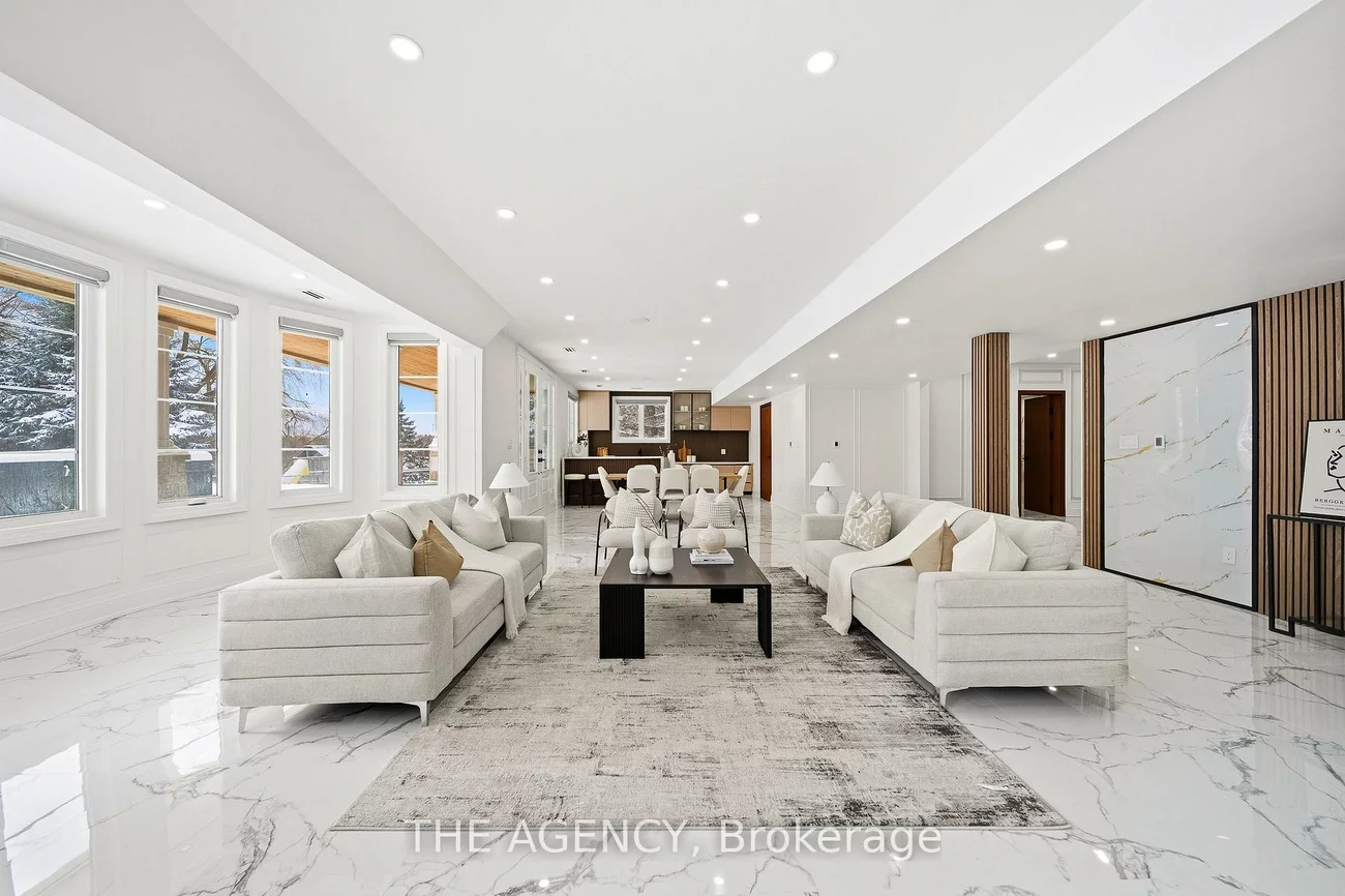 221, Burton Grove, King City, King