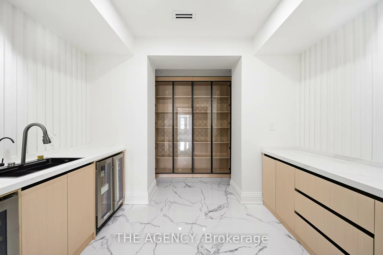 221, Burton Grove, King City, King