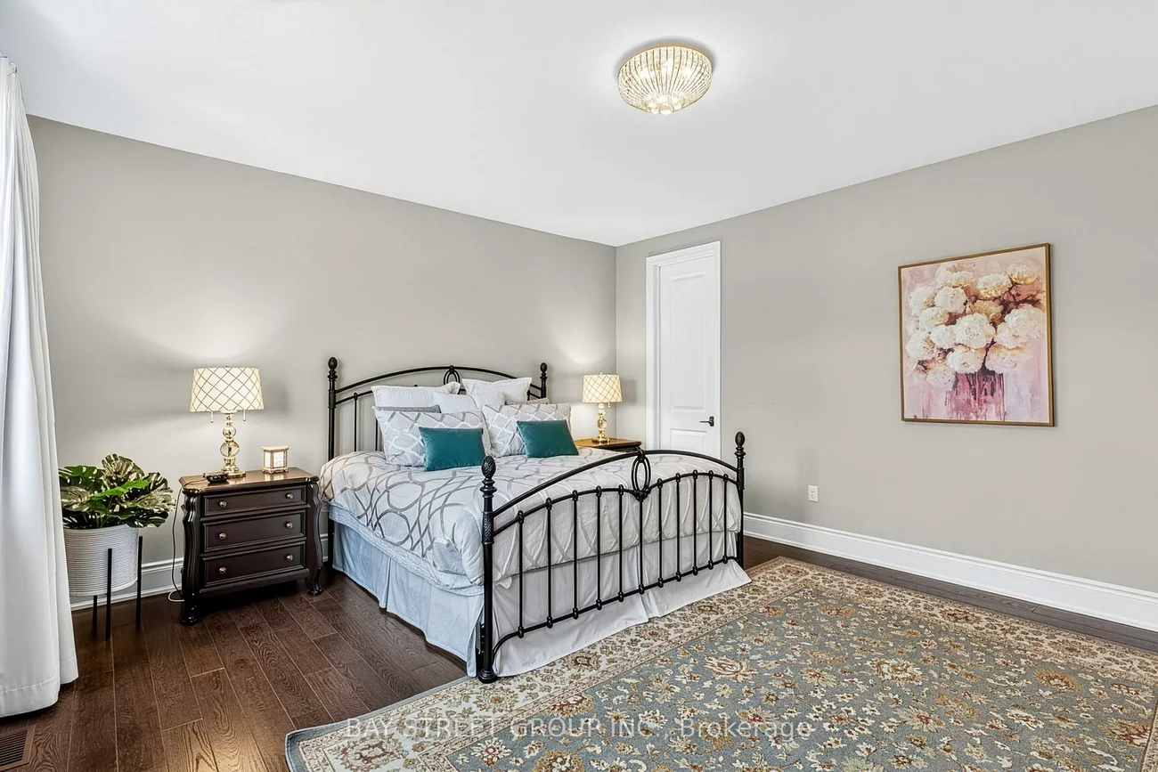 39, Cairns, King City, King