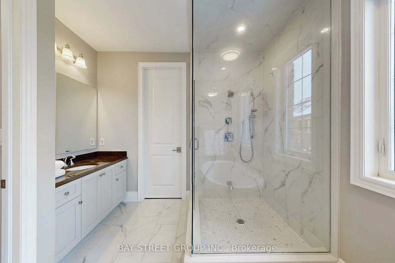 39, Cairns, King City, King