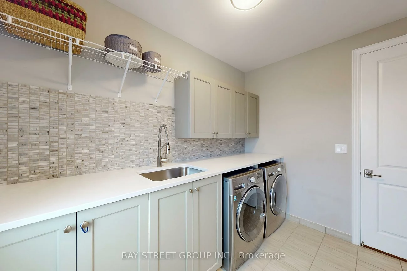 39, Cairns, King City, King