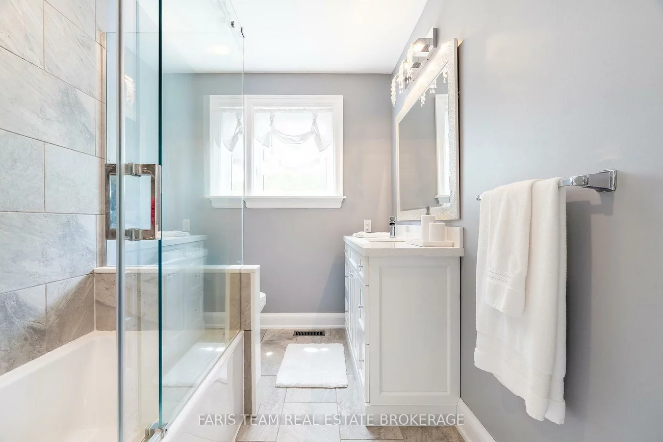 400, Lloyd's, Pottageville, King