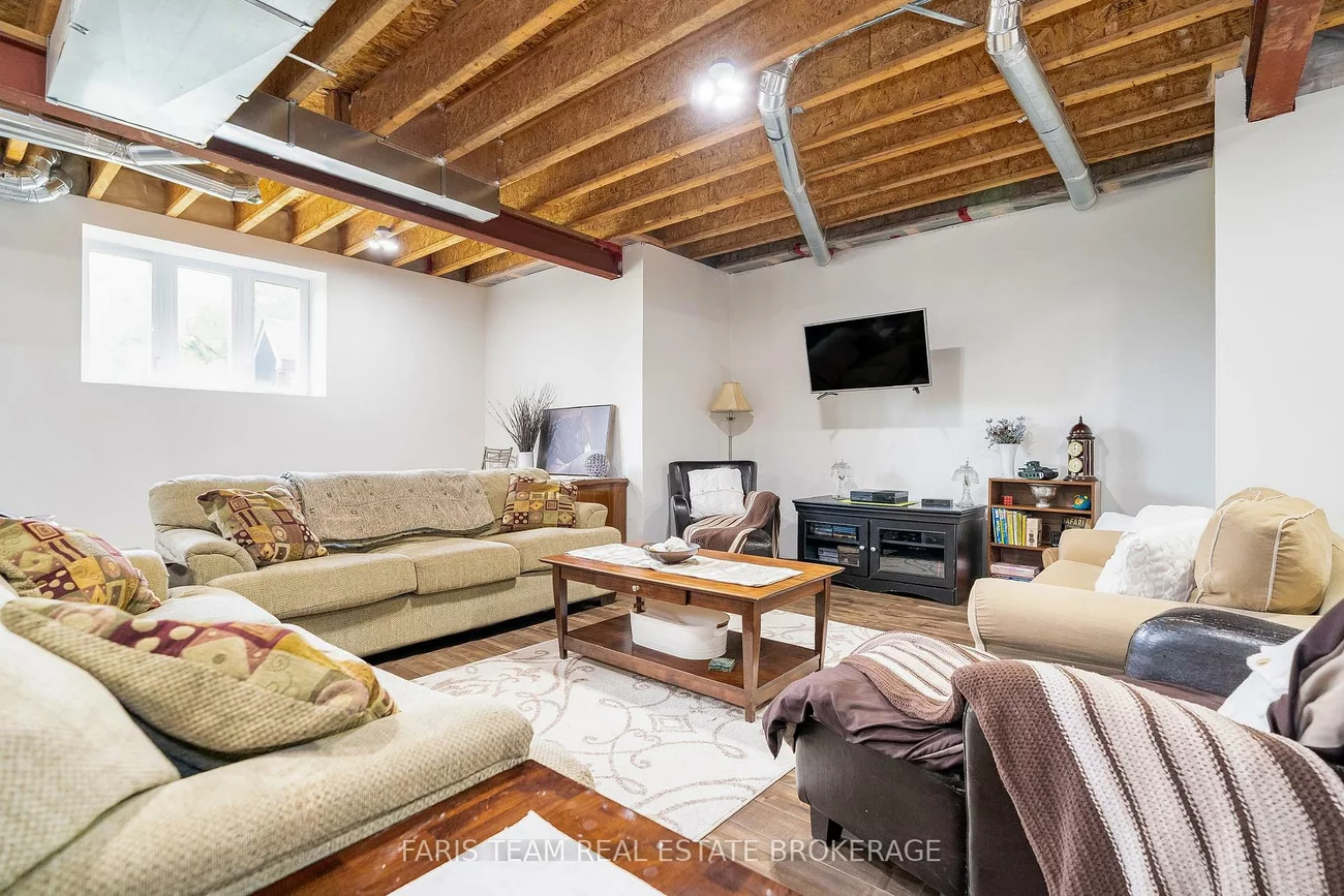 400, Lloyd's, Pottageville, King