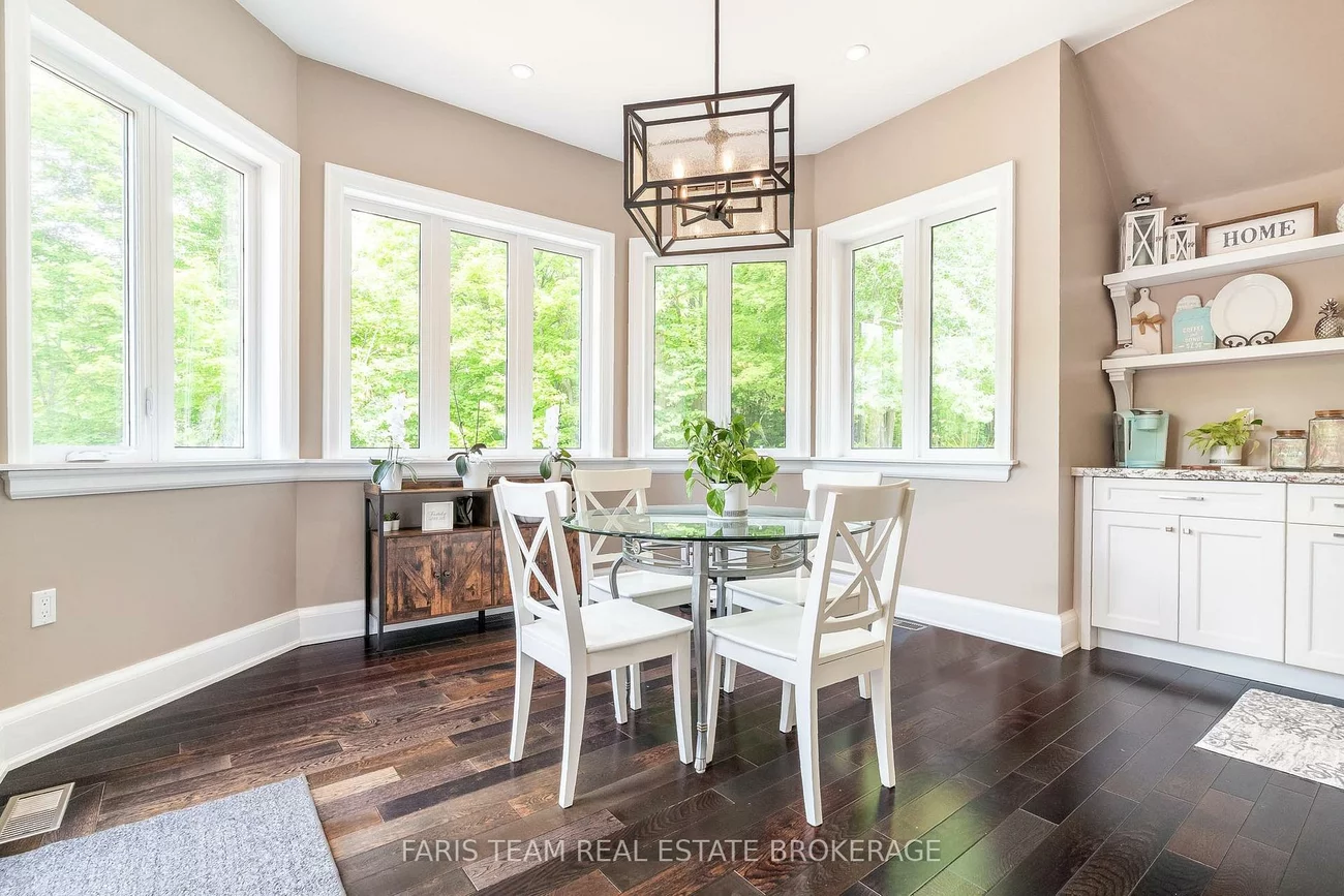 400, Lloyd's, Pottageville, King