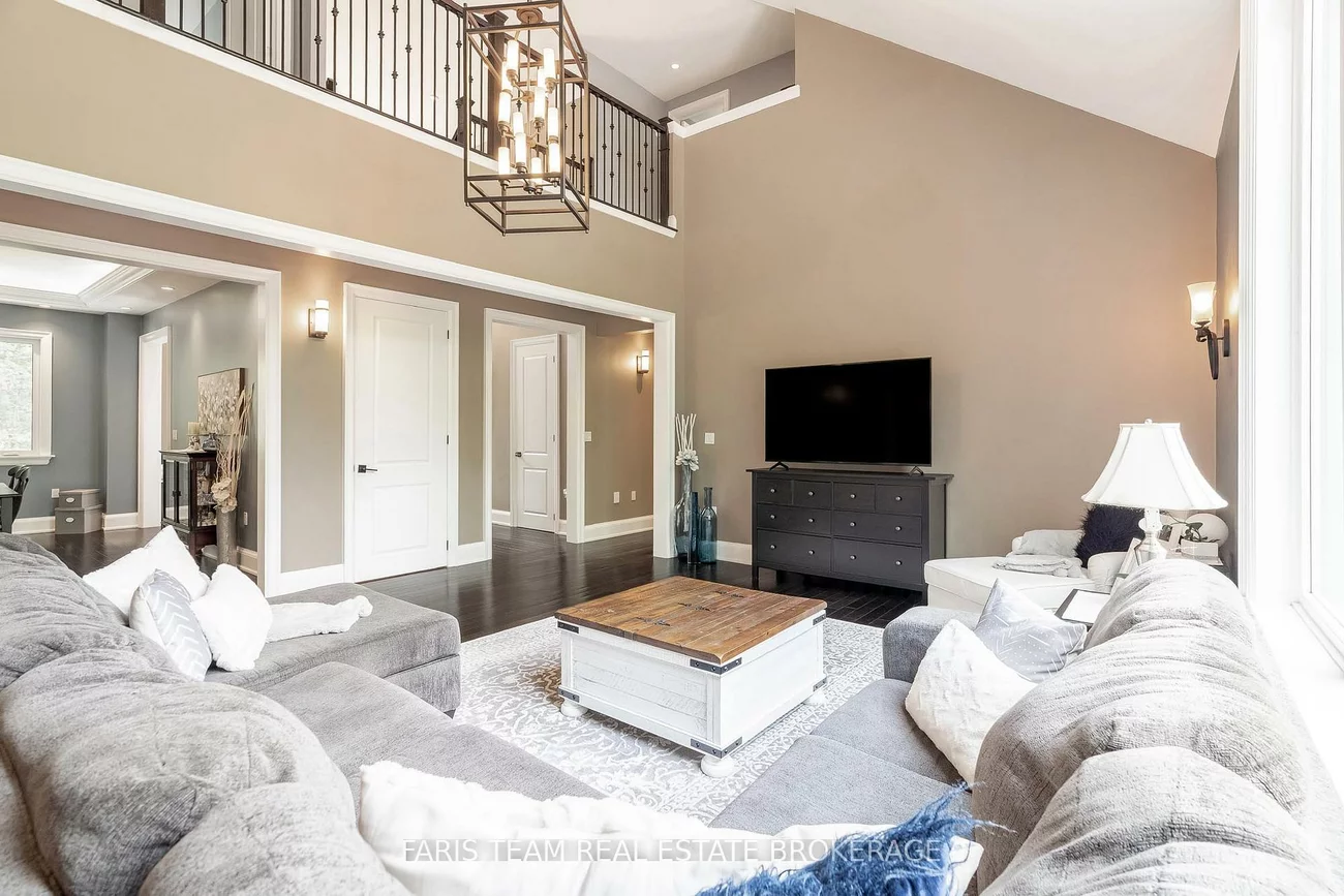 400, Lloyd's, Pottageville, King