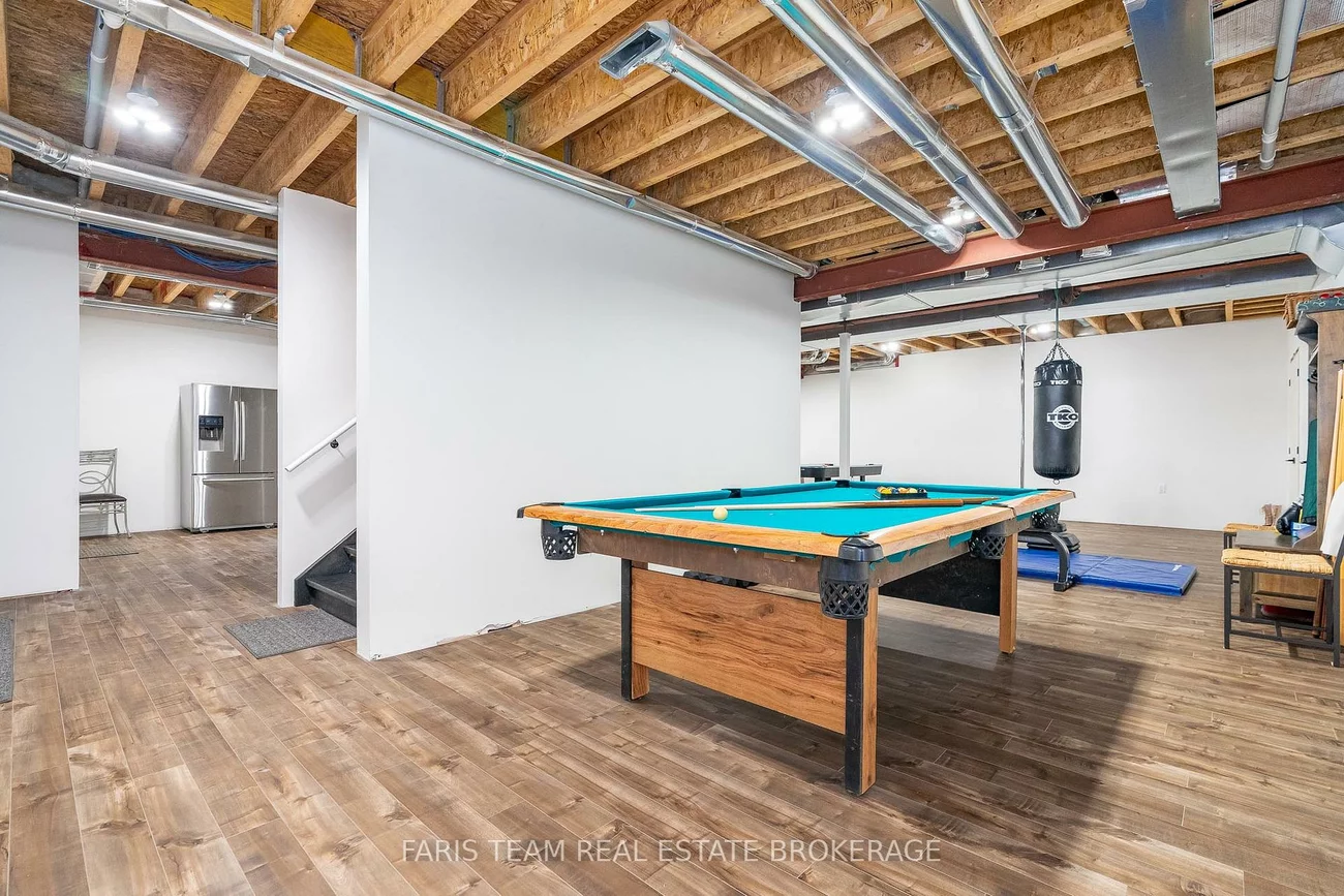 400, Lloyd's, Pottageville, King