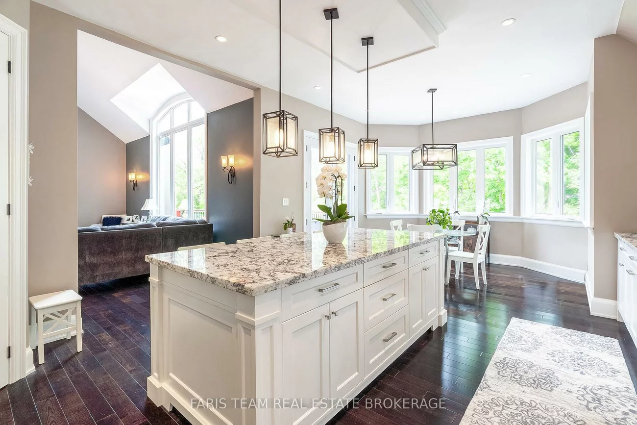 400, Lloyd's, Pottageville, King