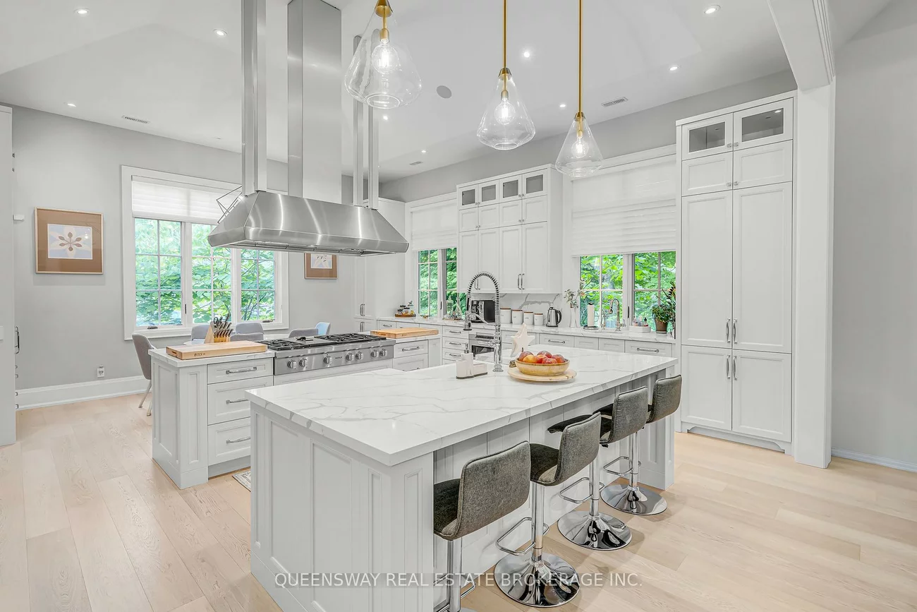 2600, 17th Sideroad, King City, King