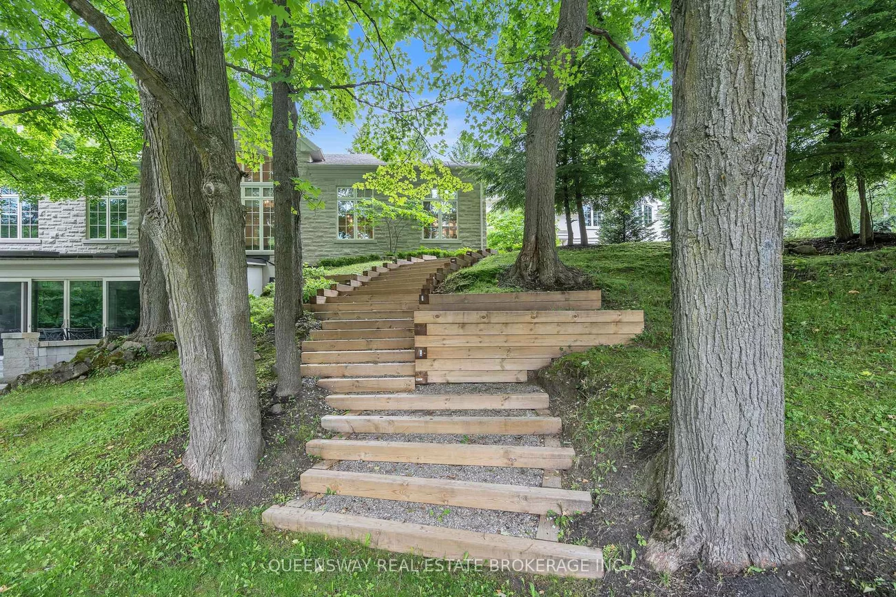 2600, 17th Sideroad, King City, King