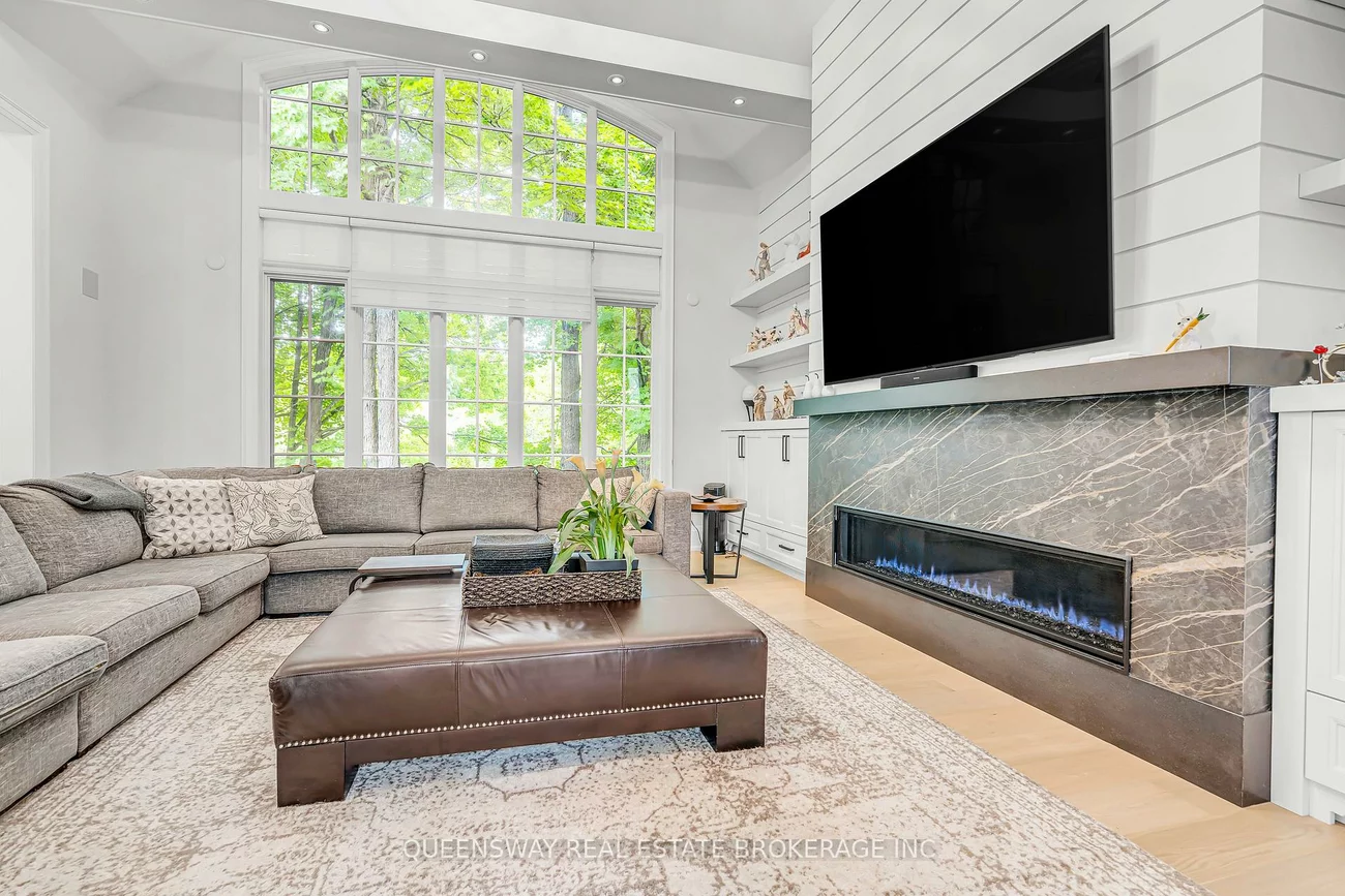 2600, 17th Sideroad, King City, King