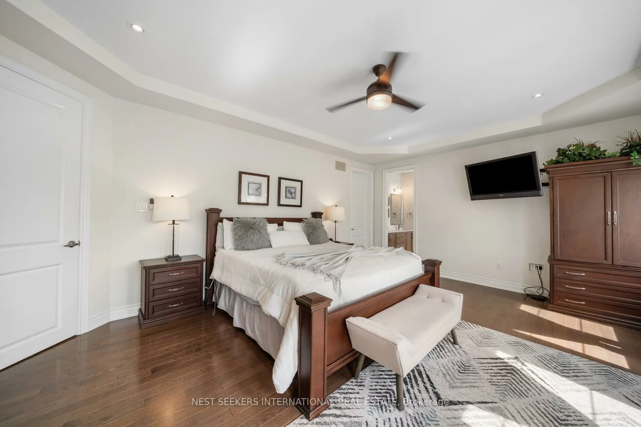 9, Larkin, Nobleton, King