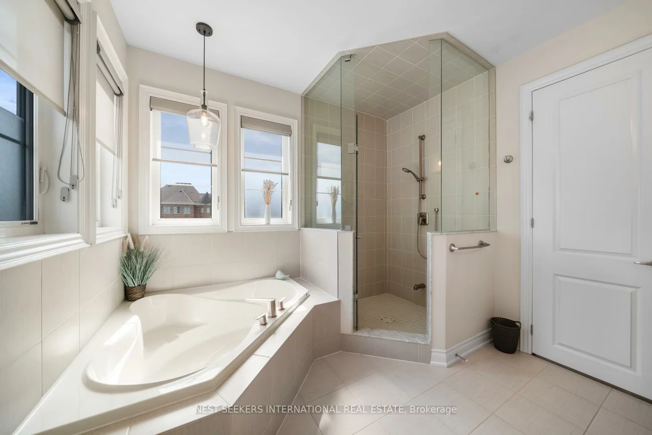 9, Larkin, Nobleton, King