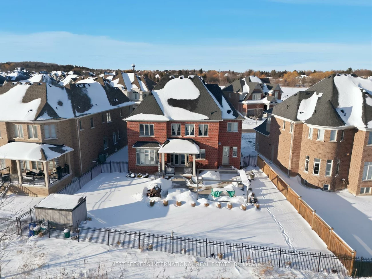 9, Larkin, Nobleton, King