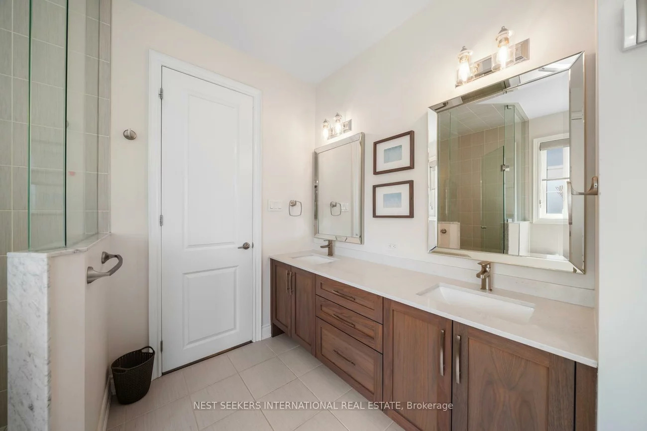 9, Larkin, Nobleton, King