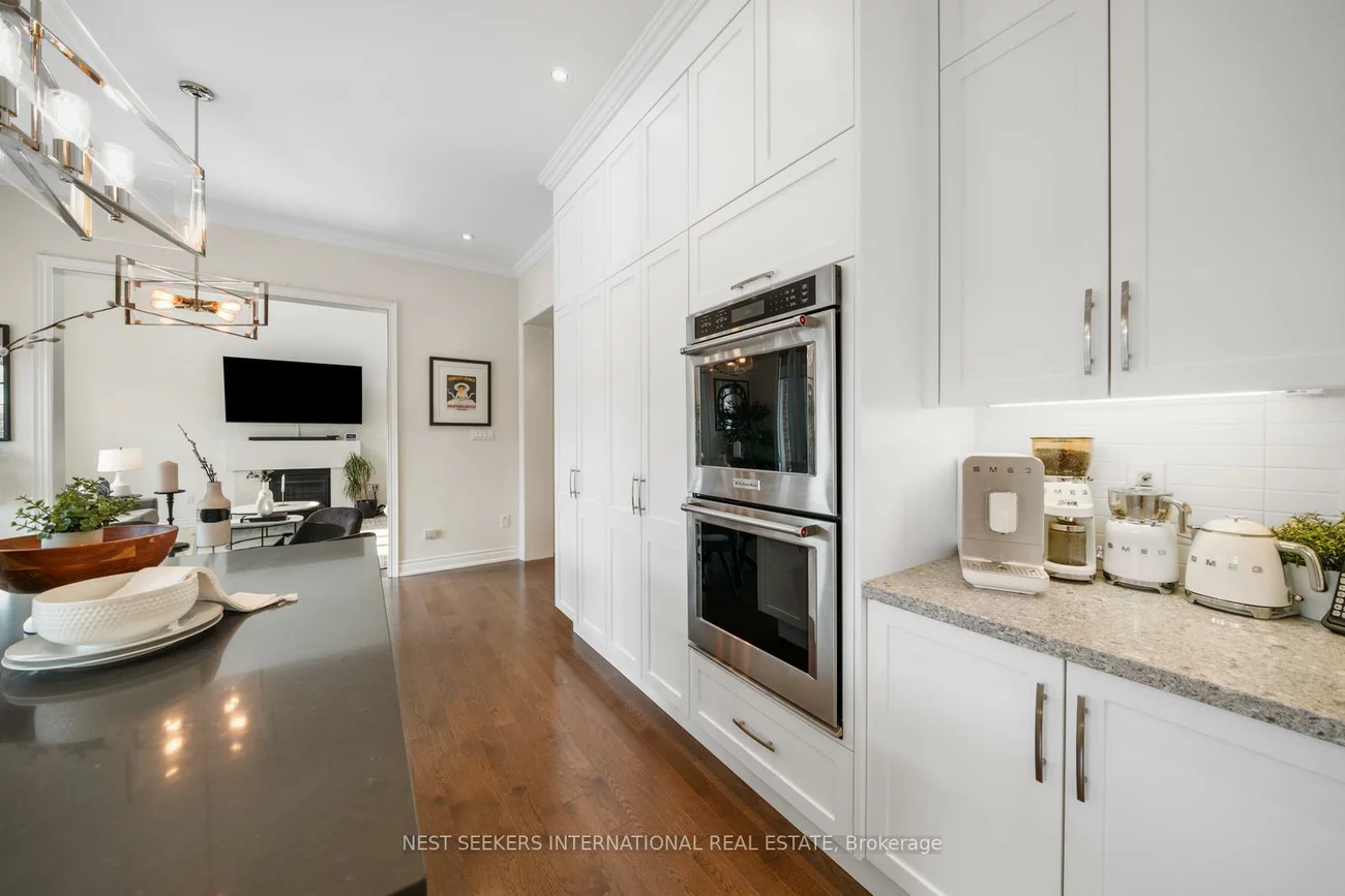 9, Larkin, Nobleton, King