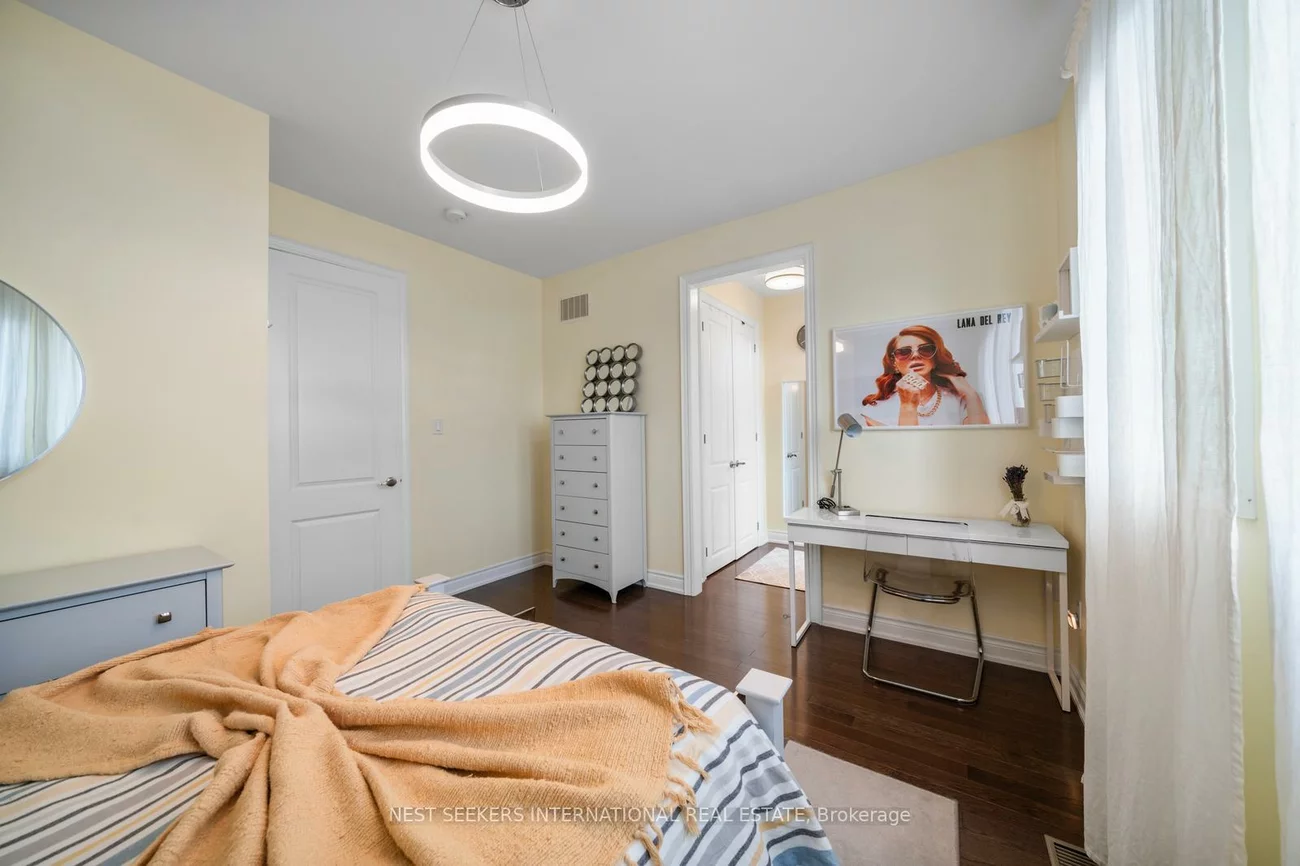 9, Larkin, Nobleton, King