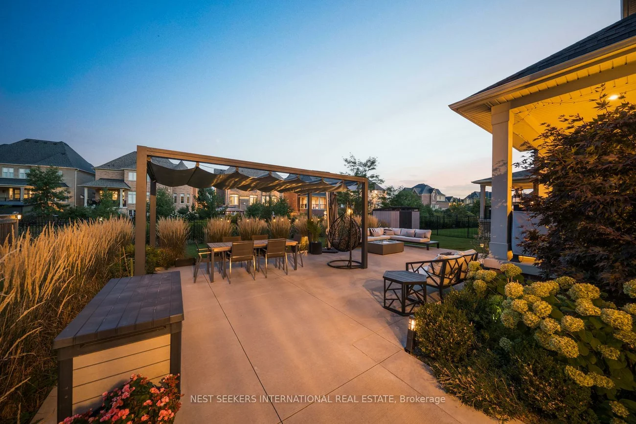 9, Larkin, Nobleton, King