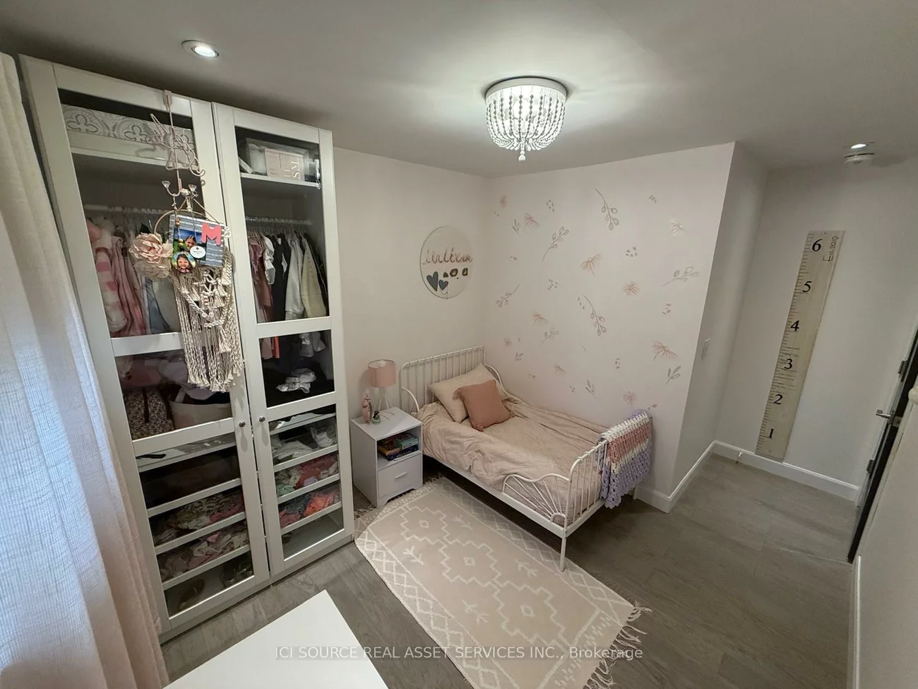 33, Hazelbury, Nobleton, King