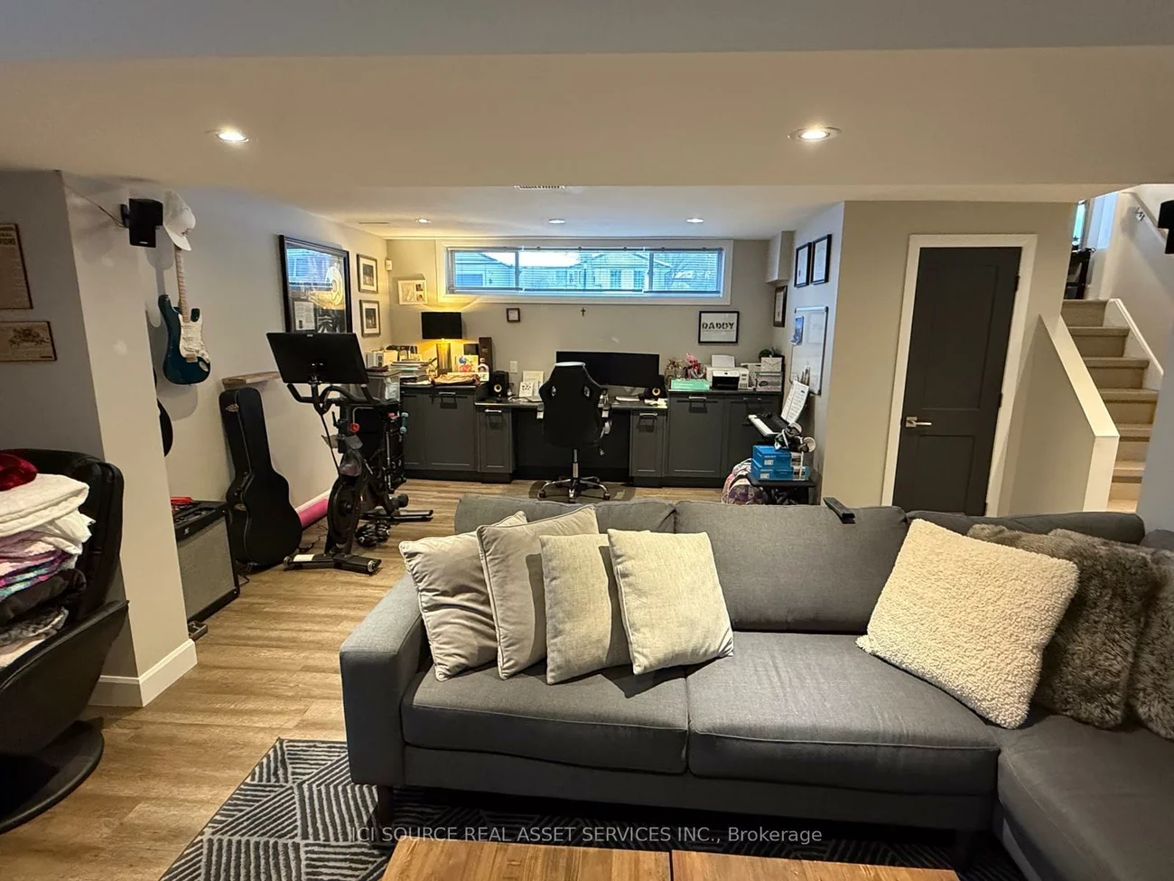 33, Hazelbury, Nobleton, King