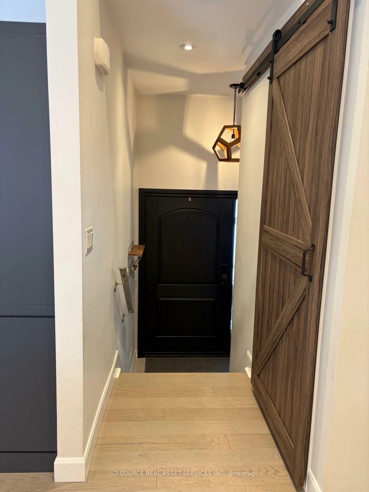 33, Hazelbury, Nobleton, King