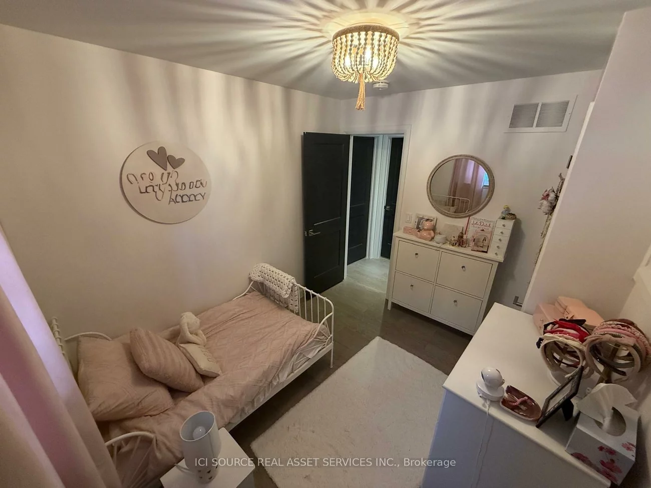 33, Hazelbury, Nobleton, King