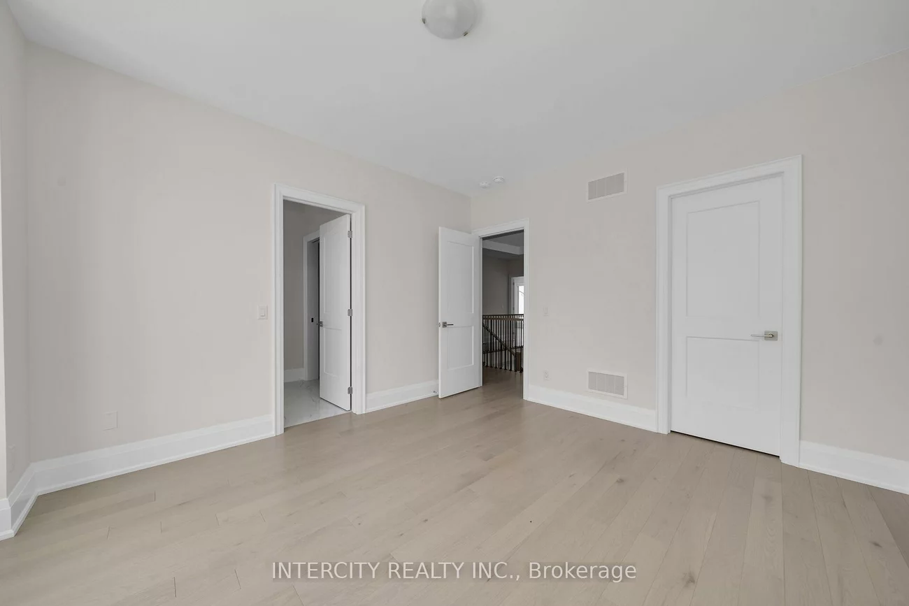 6, Saxby Farm, King City, King