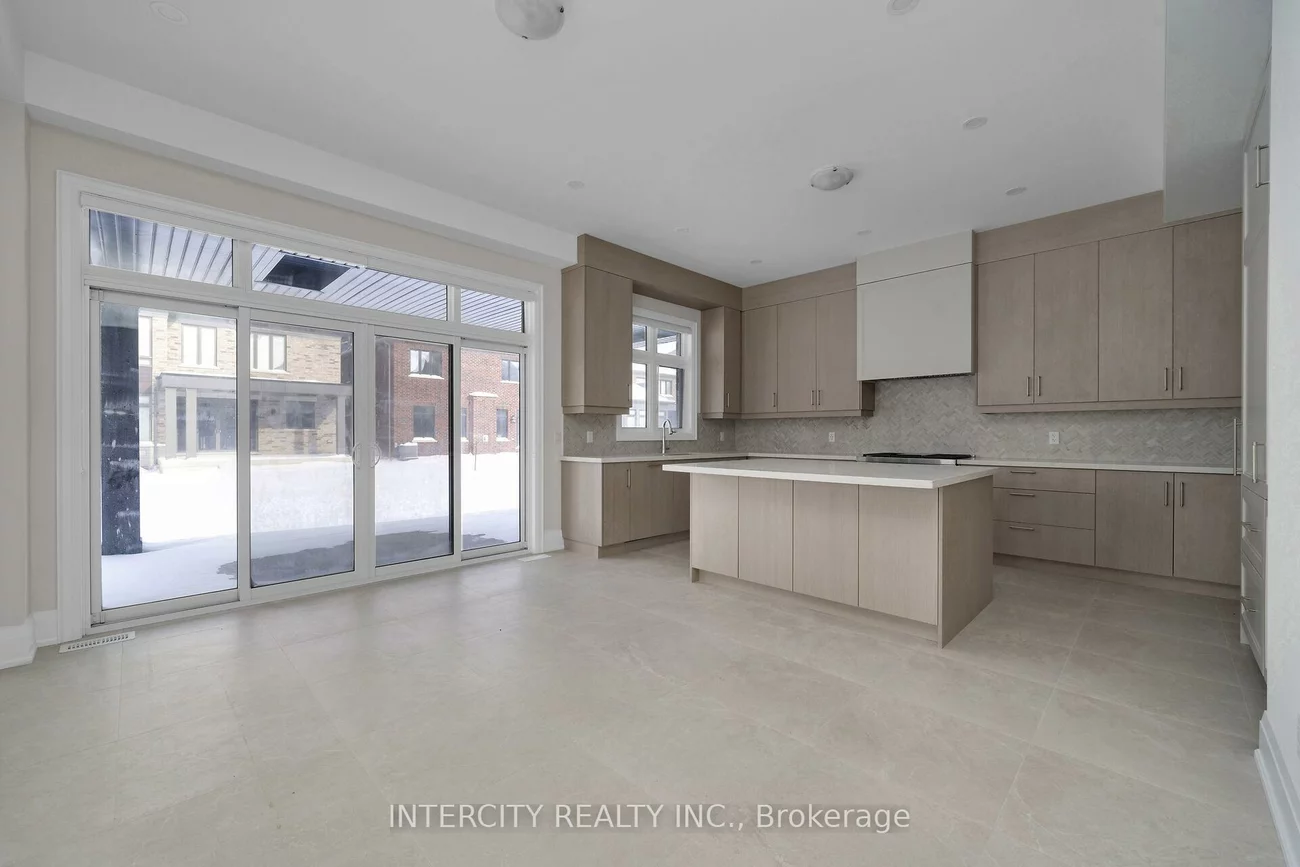 6, Saxby Farm, King City, King